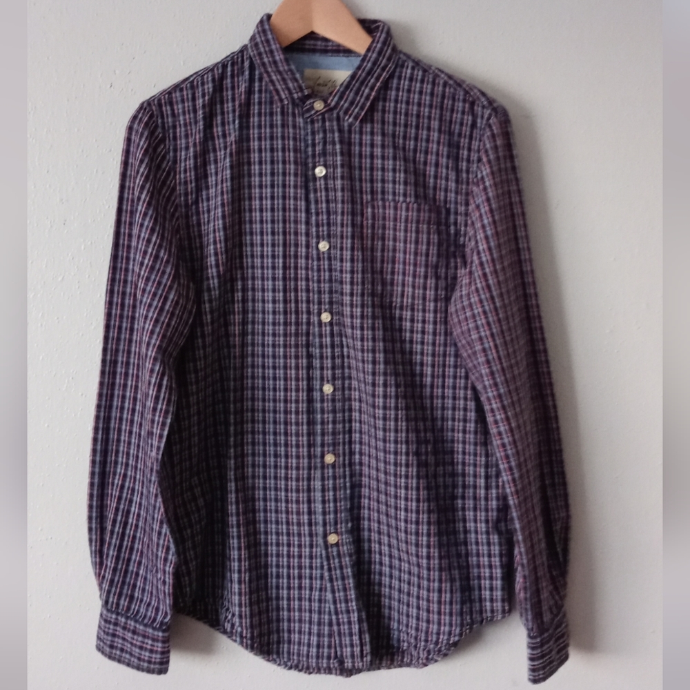 Just a Cheap Shirt Men's Plaid Long Sleeve Button- Down.  Size S. Red, Blue.